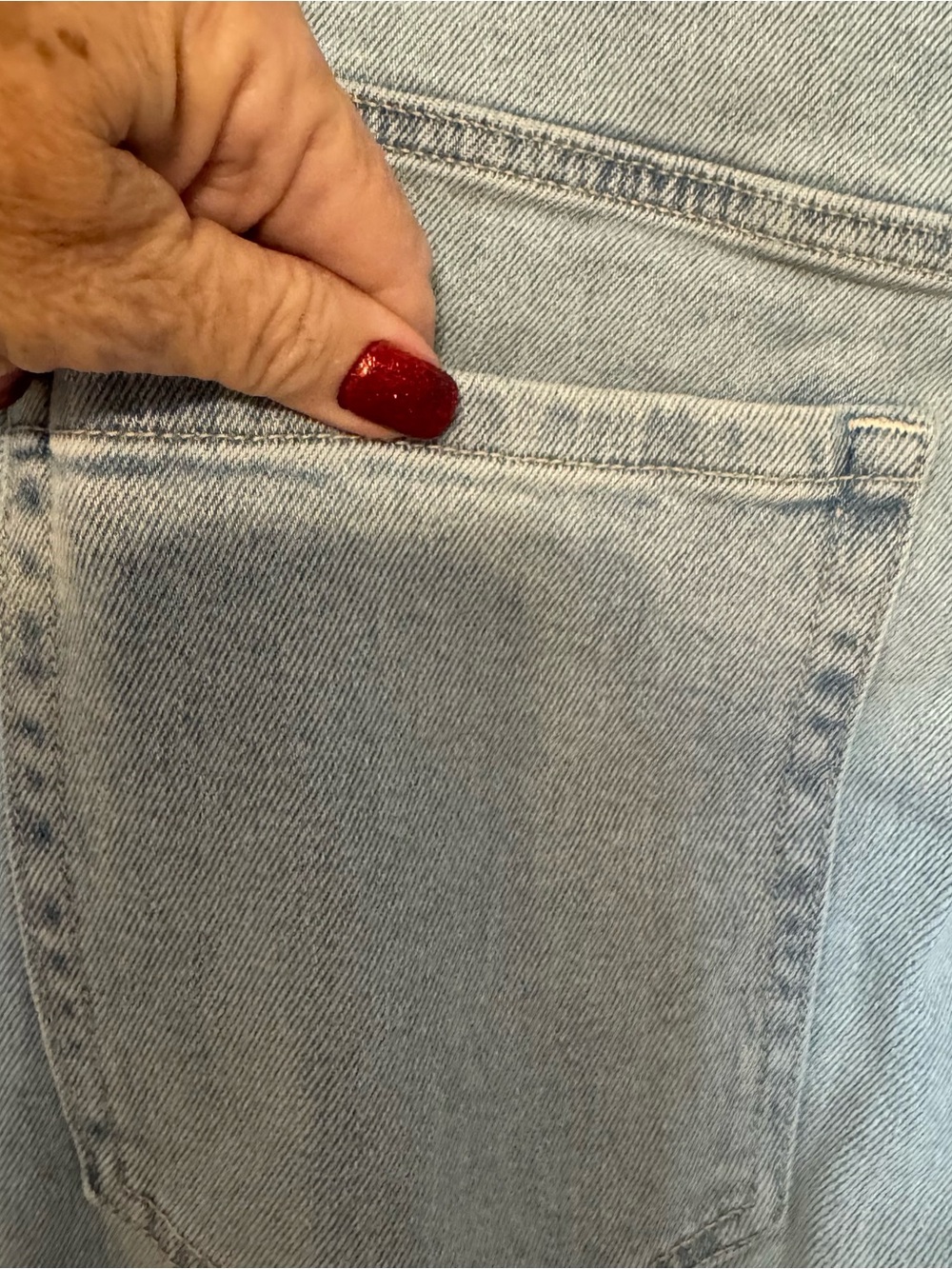 NWT Hollister High - Rise Straight Jeans with Branded Button SIZE: 18 TALL #V - Picture 5 of 8